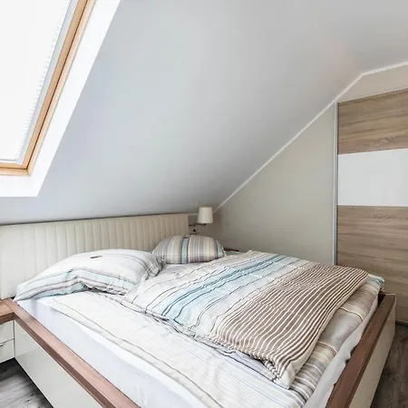 Uhse Wohlfuehloase *